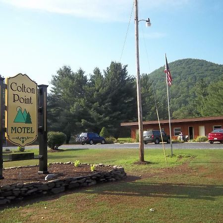 Colton Point Motel Уелсбъро Екстериор снимка