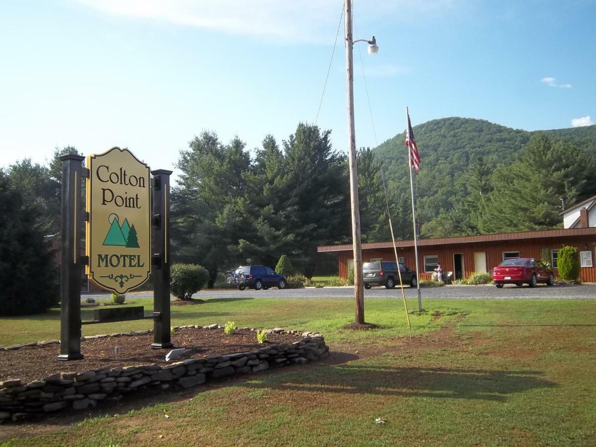 Colton Point Motel Уелсбъро Екстериор снимка