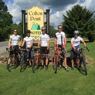 Colton Point Motel Уелсбъро Екстериор снимка