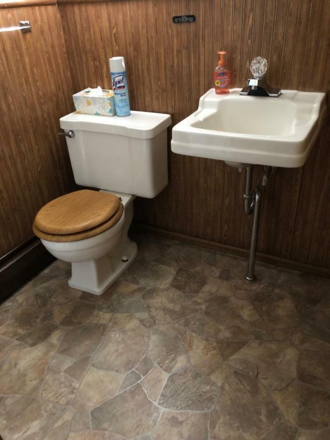 Colton Point Motel Уелсбъро Екстериор снимка
